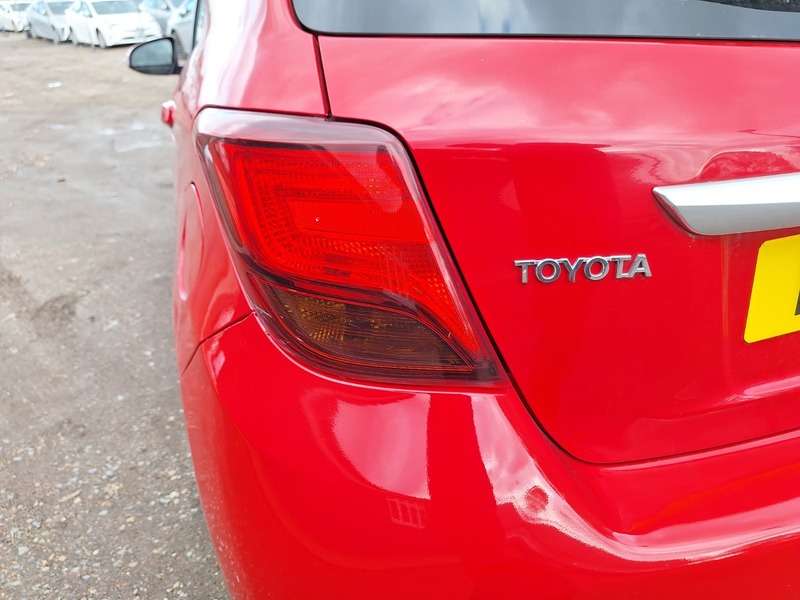 2016 TOYOTA YARIS 2016 TOYOTA YARIS