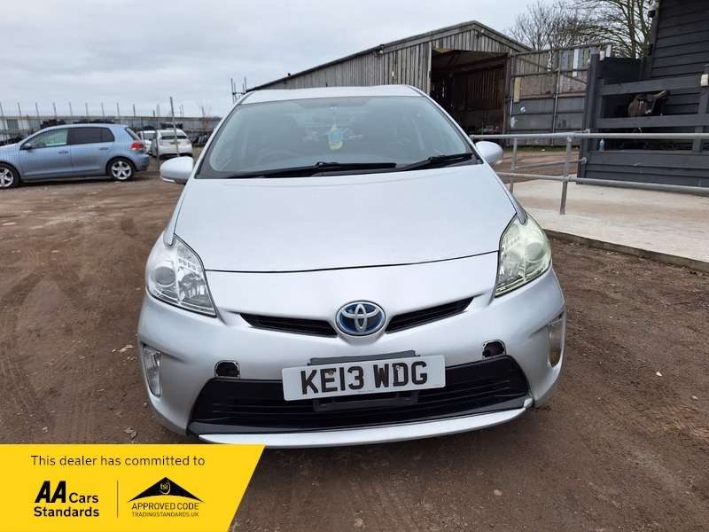 A 2013 TOYOTA PRIUS 1.8 VVT-h T3 Hatchback 5dr Petrol Hybrid CVT Euro 5 (s/s) (136 ps) A 2013 TOYOTA PRIUS 1.8 VVT-h T3 Hatchback 5dr Petrol Hybrid CVT Euro 5 (s/s) (136 ps)