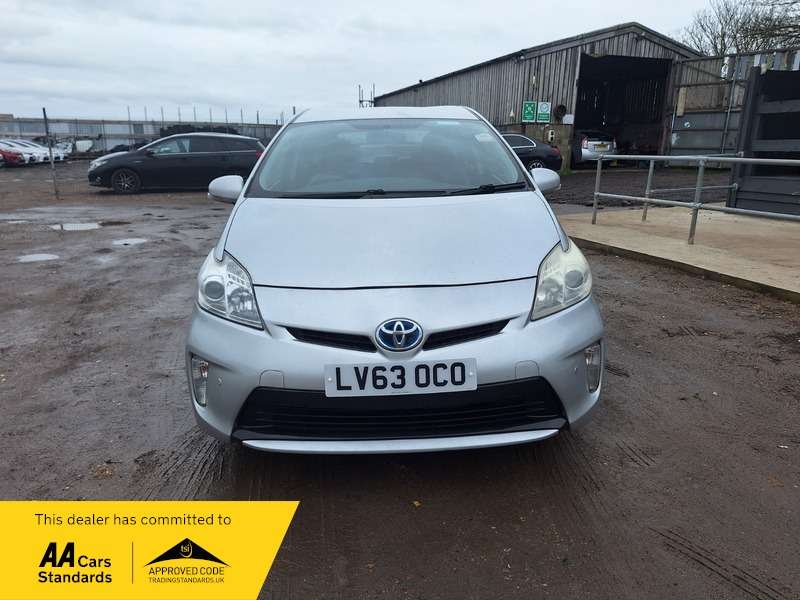 A 2013 TOYOTA PRIUS 1.8 VVT-h Icon MPV 5dr Petrol Hybrid CVT Euro 6 (s/s) (136 ps) A 2013 TOYOTA PRIUS 1.8 VVT-h Icon MPV 5dr Petrol Hybrid CVT Euro 6 (s/s) (136 ps)