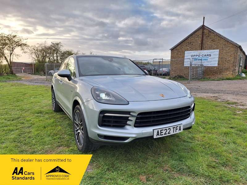 A 2022 PORSCHE CAYENNE 3.0 V6 E-Hybrid 17.9kWh Coupe 5dr Petrol Plug-in Hybrid TiptronicS 4WD Euro 6 (s/s) (3.6kW Charger) (462 ps) A 2022 PORSCHE CAYENNE 3.0 V6 E-Hybrid 17.9kWh Coupe 5dr Petrol Plug-in Hybrid TiptronicS 4WD Euro 6 (s/s) (3.6kW Charger) (462 ps)