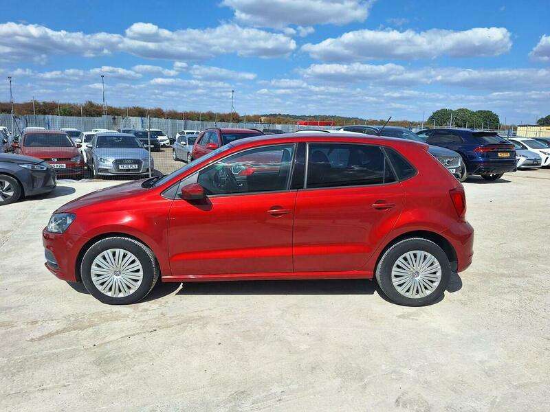 A 2015 VOLKSWAGEN POLO 1.2 TSI BlueMotion Tech SE Design A 2015 VOLKSWAGEN POLO 1.2 TSI BlueMotion Tech SE Design