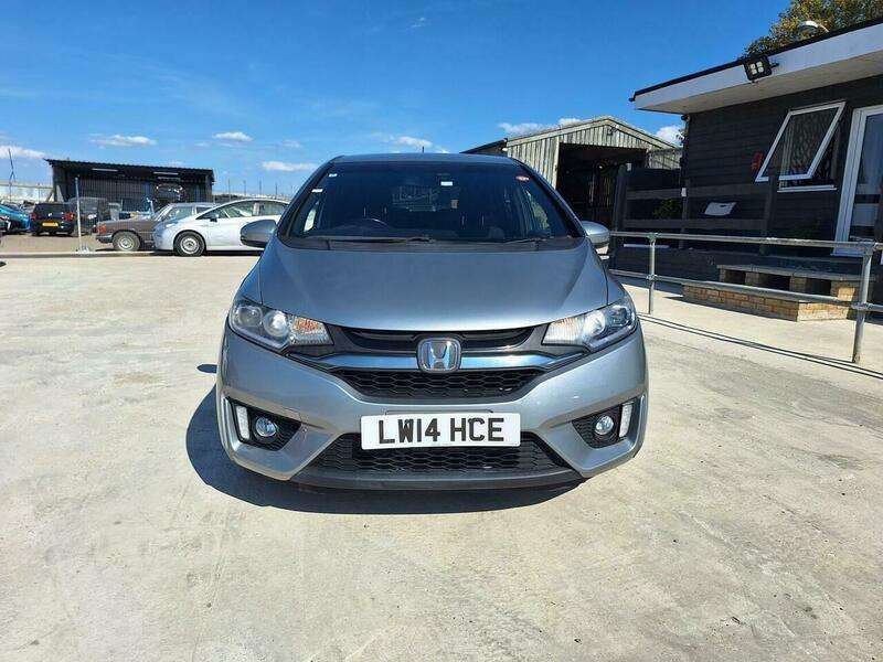 A 2014 HONDA JAZZ 1.4 i-VTEC ES A 2014 HONDA JAZZ 1.4 i-VTEC ES