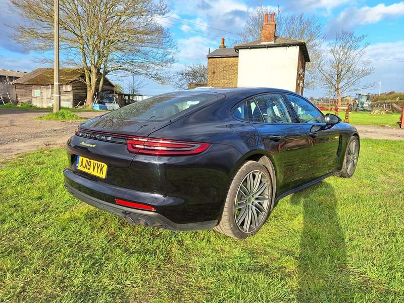 2019 PORSCHE PANAMERA 2019 PORSCHE PANAMERA
