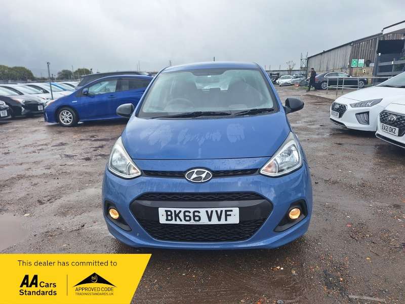A 2016 HYUNDAI I10 1.0 S Hatchback 5dr Petrol Manual Euro 5 (66 ps) A 2016 HYUNDAI I10 1.0 S Hatchback 5dr Petrol Manual Euro 5 (66 ps)