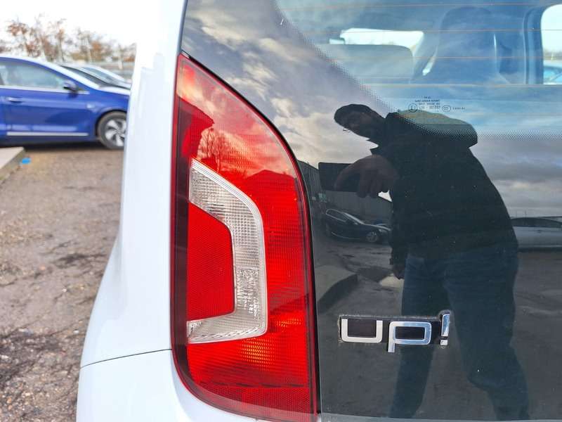 null VOLKSWAGEN UP null VOLKSWAGEN UP