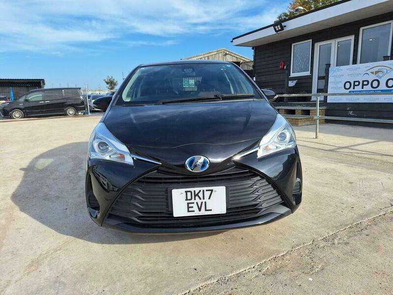 A 2017 TOYOTA - A 2017 TOYOTA -