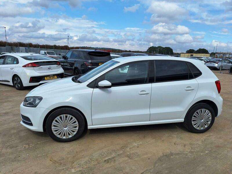 A 2015 VOLKSWAGEN POLO 1.2 TSI BlueMotion Tech SE A 2015 VOLKSWAGEN POLO 1.2 TSI BlueMotion Tech SE