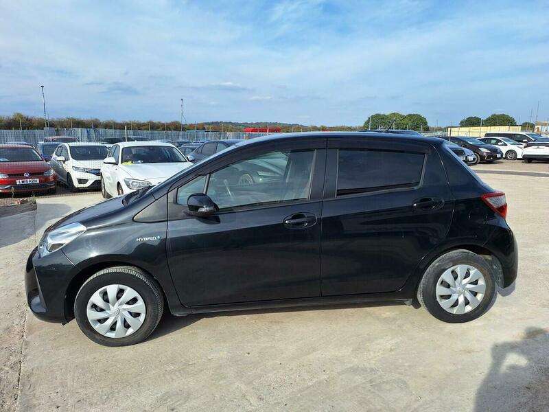 A 2017 TOYOTA - A 2017 TOYOTA -