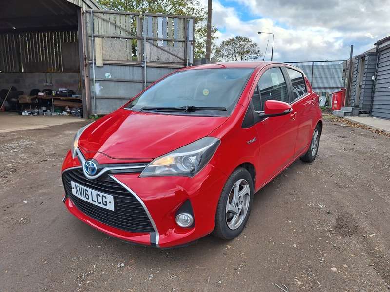 A 2016 TOYOTA YARIS 1.5 VVT-h Icon Hatchback 5dr Petrol Hybrid E-CVT Euro 6 (101 ps) A 2016 TOYOTA YARIS 1.5 VVT-h Icon Hatchback 5dr Petrol Hybrid E-CVT Euro 6 (101 ps)