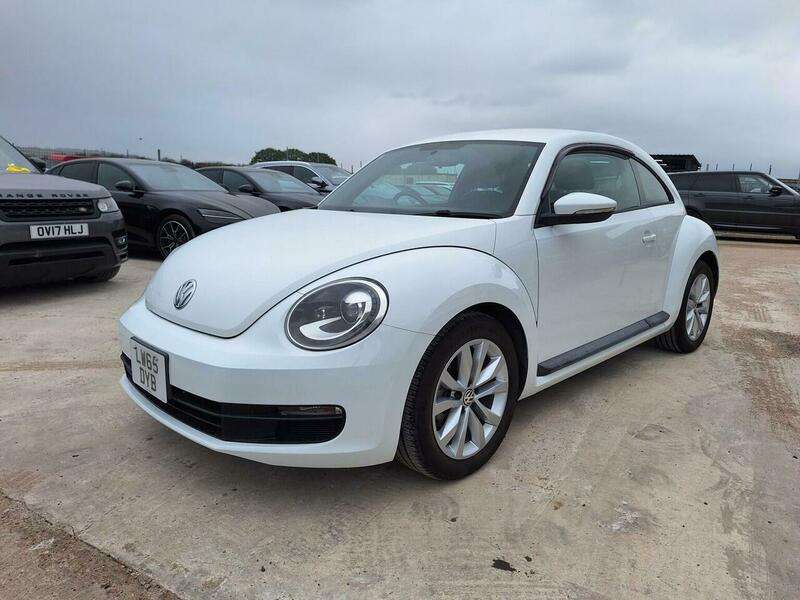 A 2015 VOLKSWAGEN BEETLE 1.2 TSI Design A 2015 VOLKSWAGEN BEETLE 1.2 TSI Design