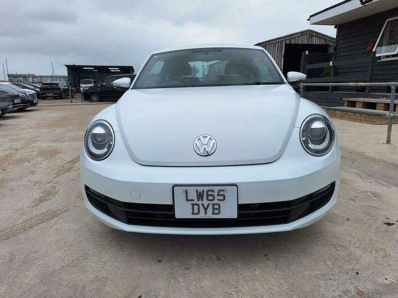 A 2015 VOLKSWAGEN BEETLE 1.2 TSI Design A 2015 VOLKSWAGEN BEETLE 1.2 TSI Design