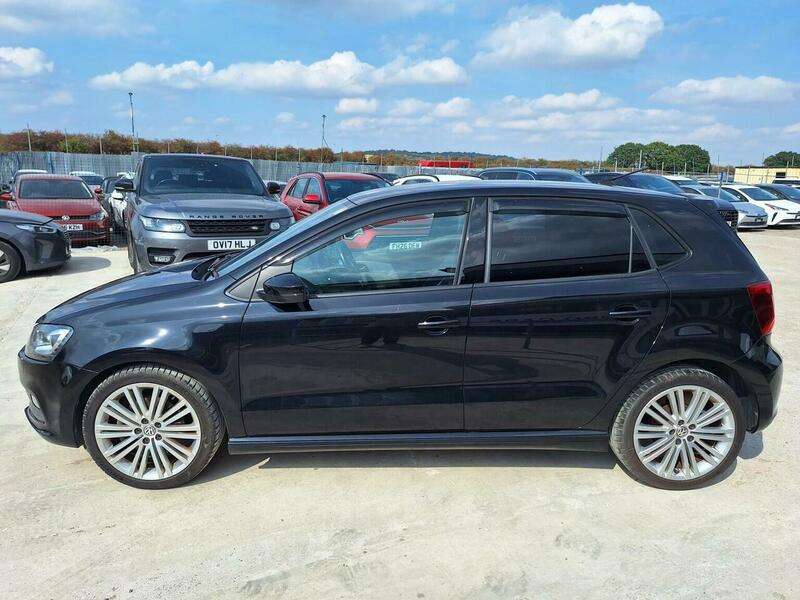 A 2014 VOLKSWAGEN POLO 1.2 TSI BlueMotion Tech SE A 2014 VOLKSWAGEN POLO 1.2 TSI BlueMotion Tech SE