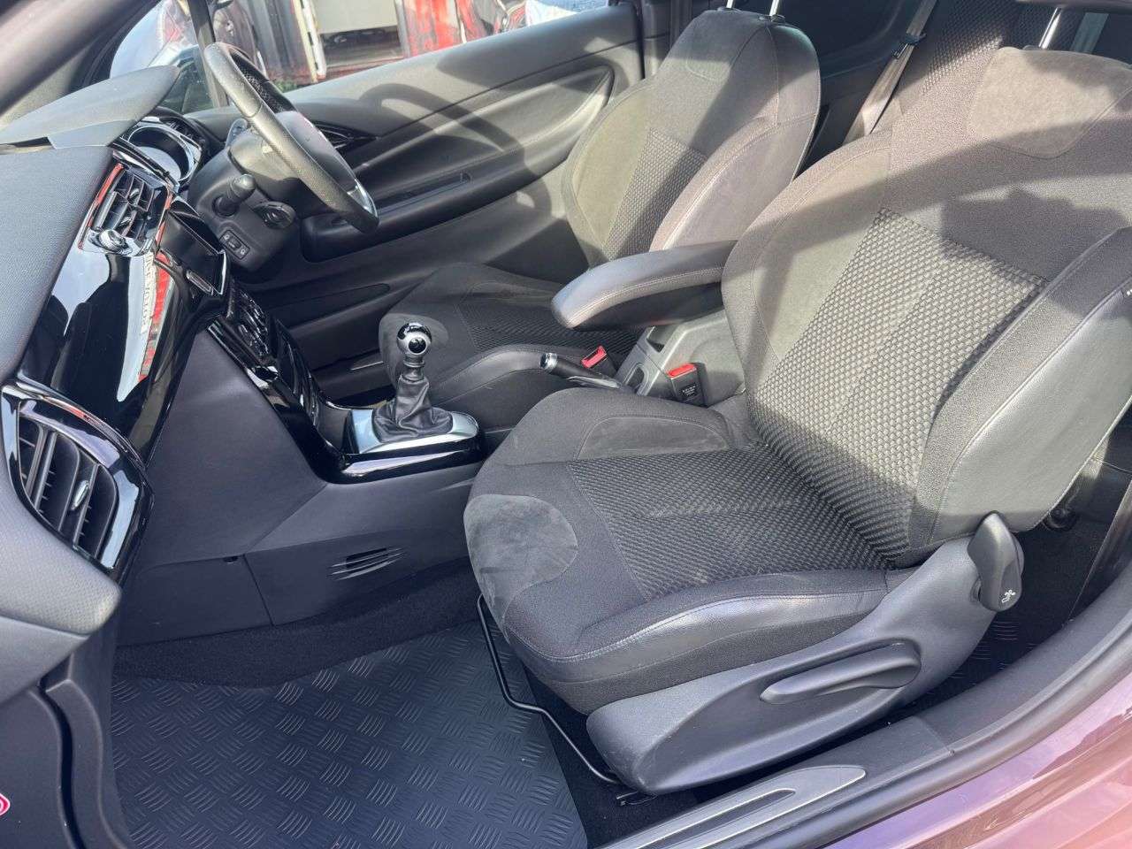 2016 DS AUTOMOBILES DS 3 2016 DS AUTOMOBILES DS 3