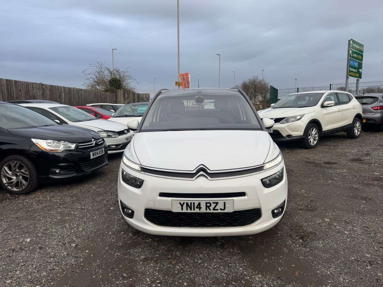A 2014 CITROEN GRAND C4 PICASSO 1.6 e-HDi Airdream Exclusive MPV 5dr Diesel Manual Euro 5 (s/s) (115 ps) ** A 2014 CITROEN GRAND C4 PICASSO 1.6 e-HDi Airdream Exclusive MPV 5dr Diesel Manual Euro 5 (s/s) (115 ps) **