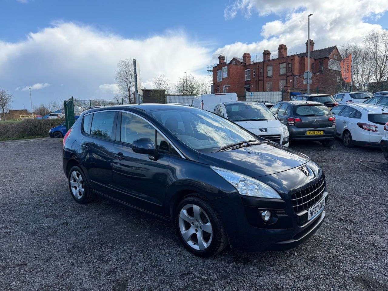 A 2013 PEUGEOT 3008 1.6 e-HDi Active SUV 5dr Diesel EGC Euro 5 (s/s) (115 ps) ** 3 Month Warran A 2013 PEUGEOT 3008 1.6 e-HDi Active SUV 5dr Diesel EGC Euro 5 (s/s) (115 ps) ** 3 Month Warran