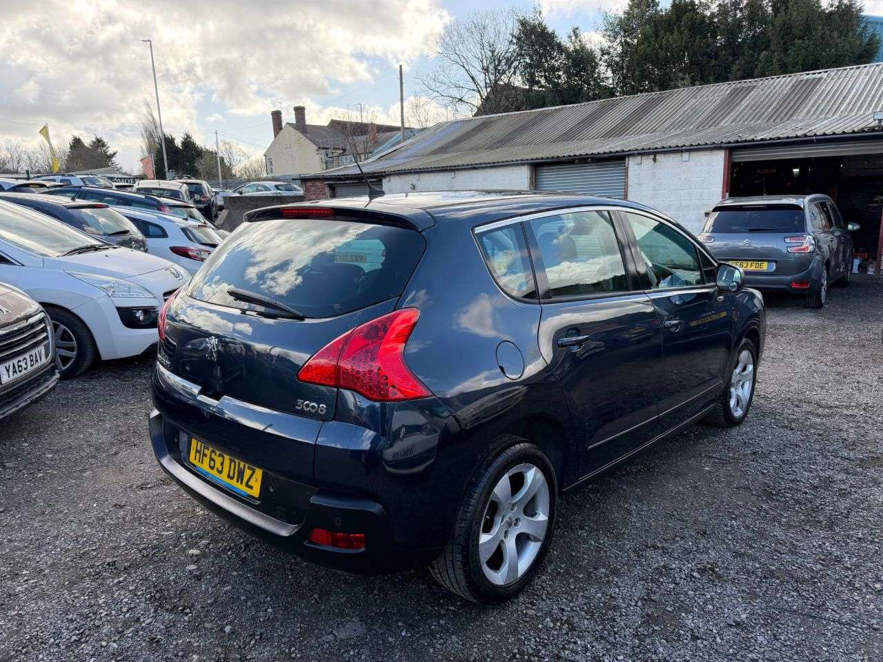 A 2013 PEUGEOT 3008 1.6 e-HDi Active SUV 5dr Diesel EGC Euro 5 (s/s) (115 ps) ** 3 Month Warran A 2013 PEUGEOT 3008 1.6 e-HDi Active SUV 5dr Diesel EGC Euro 5 (s/s) (115 ps) ** 3 Month Warran