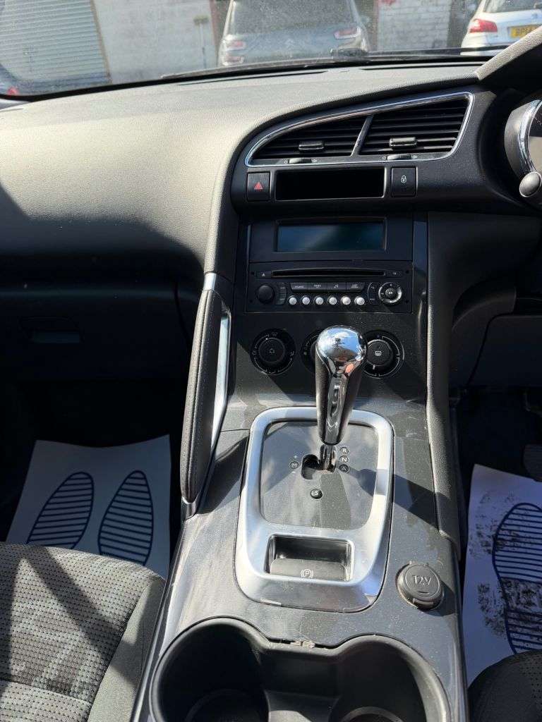 2013 PEUGEOT 3008 2013 PEUGEOT 3008