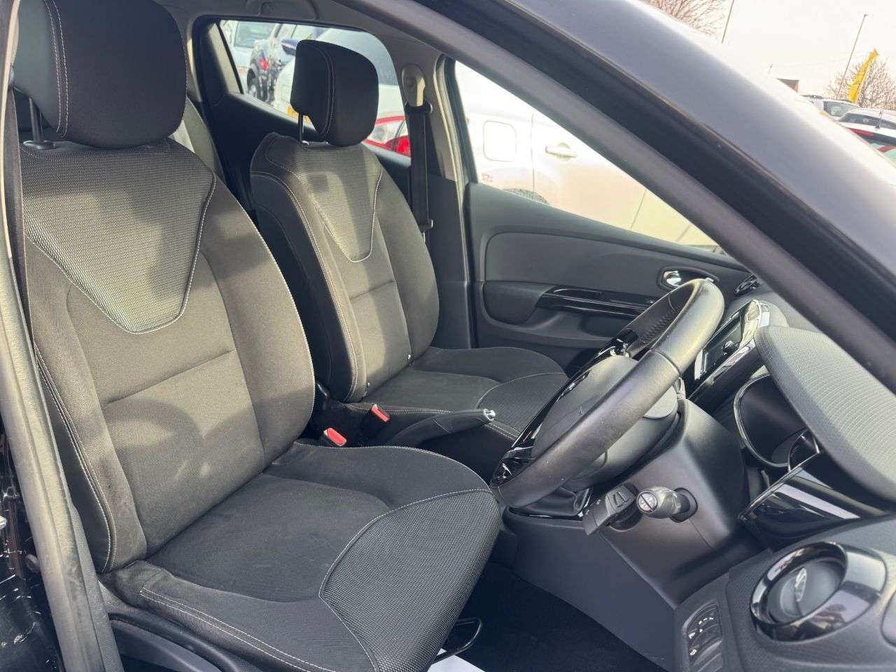 2013 RENAULT CLIO 2013 RENAULT CLIO