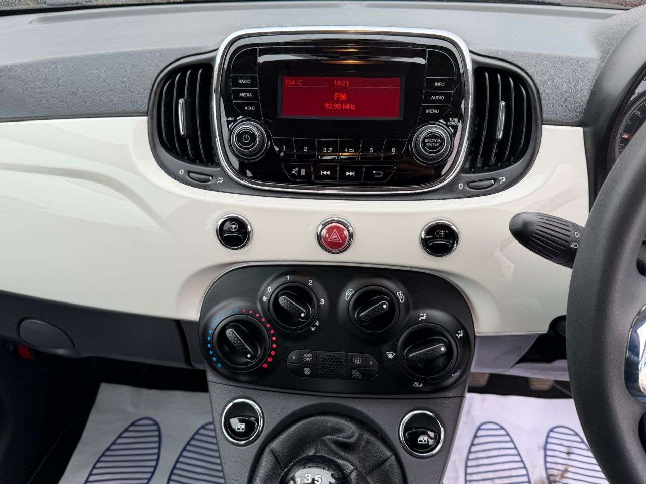 2016 FIAT 500 2016 FIAT 500