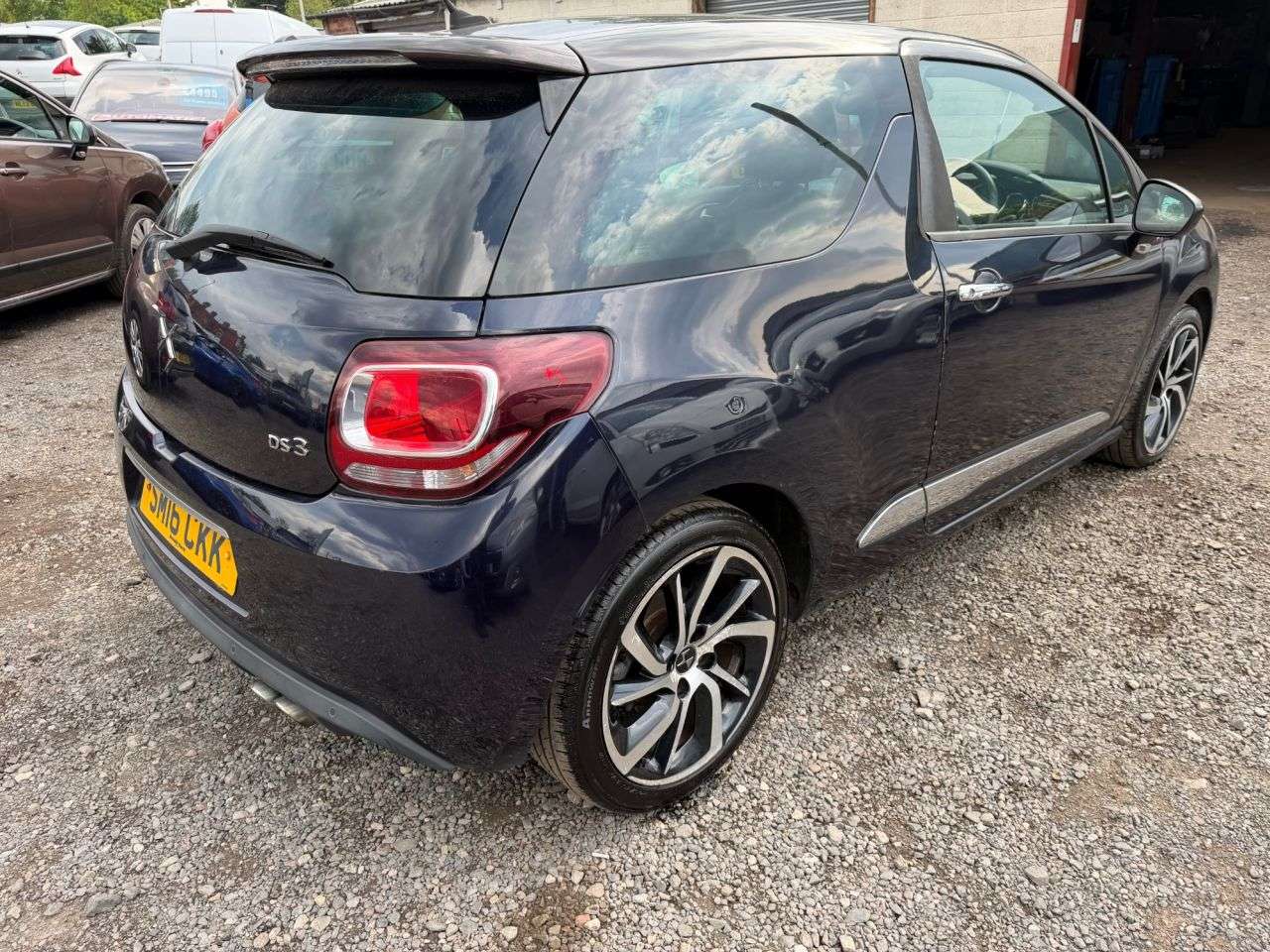 A 2016 DS DS 3 BLUEHDI PRESTIGE S/S A 2016 DS DS 3 BLUEHDI PRESTIGE S/S