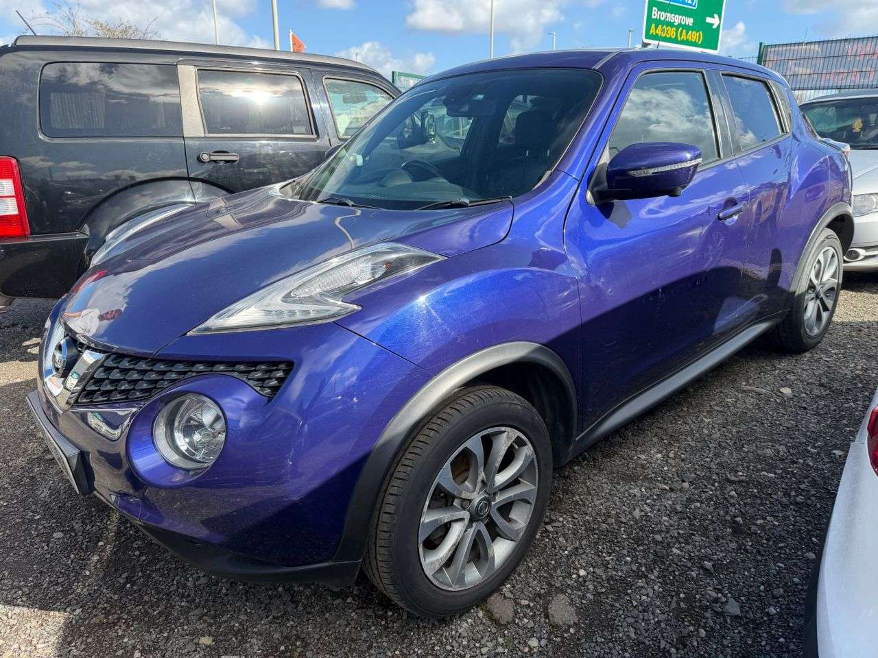 A 2015 NISSAN JUKE 1.2 DIG-T Tekna SUV 5dr Petrol Manual Euro 6 (s/s) (115 ps) A 2015 NISSAN JUKE 1.2 DIG-T Tekna SUV 5dr Petrol Manual Euro 6 (s/s) (115 ps)