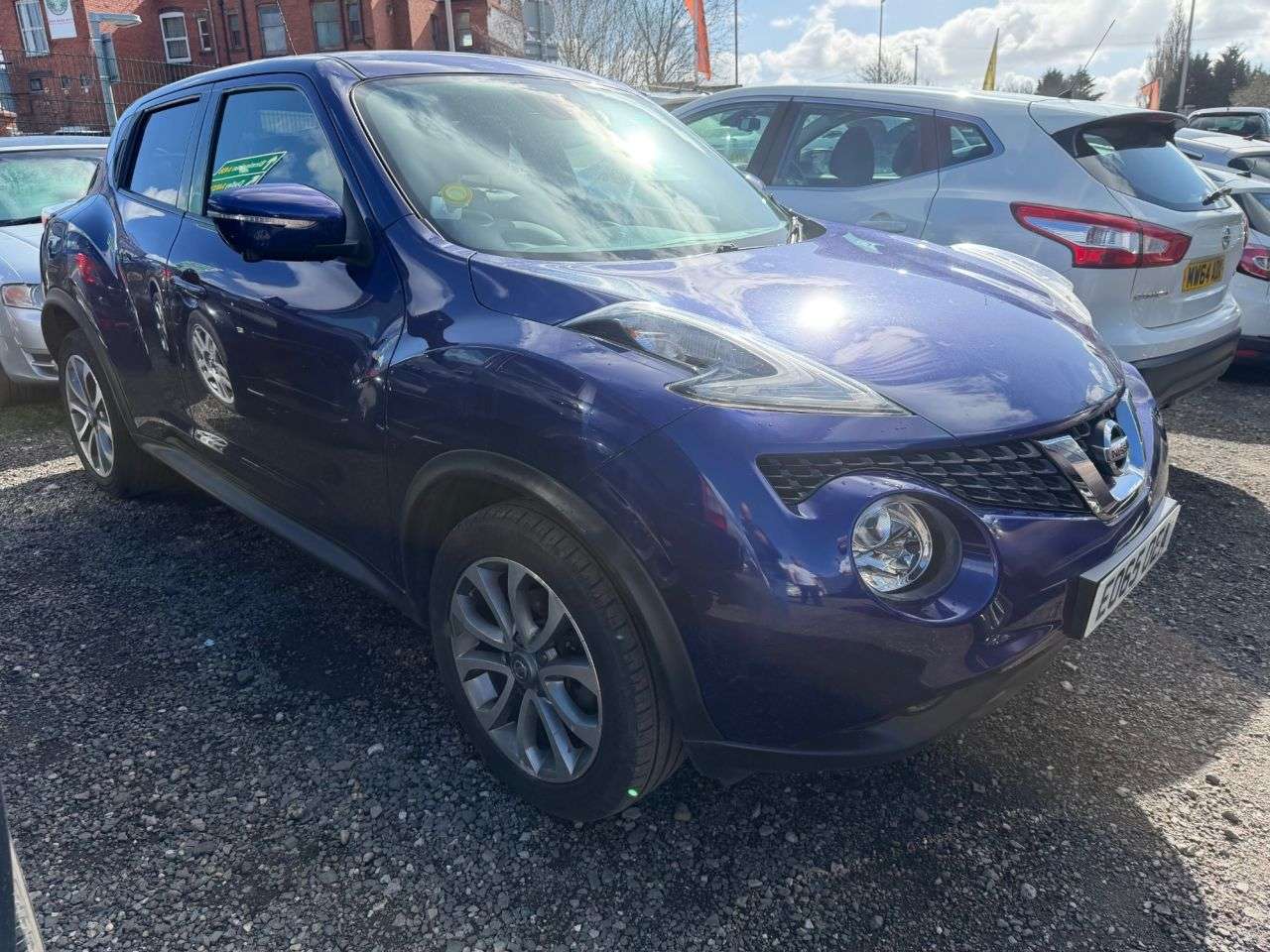 A 2015 NISSAN JUKE 1.2 DIG-T Tekna SUV 5dr Petrol Manual Euro 6 (s/s) (115 ps) A 2015 NISSAN JUKE 1.2 DIG-T Tekna SUV 5dr Petrol Manual Euro 6 (s/s) (115 ps)