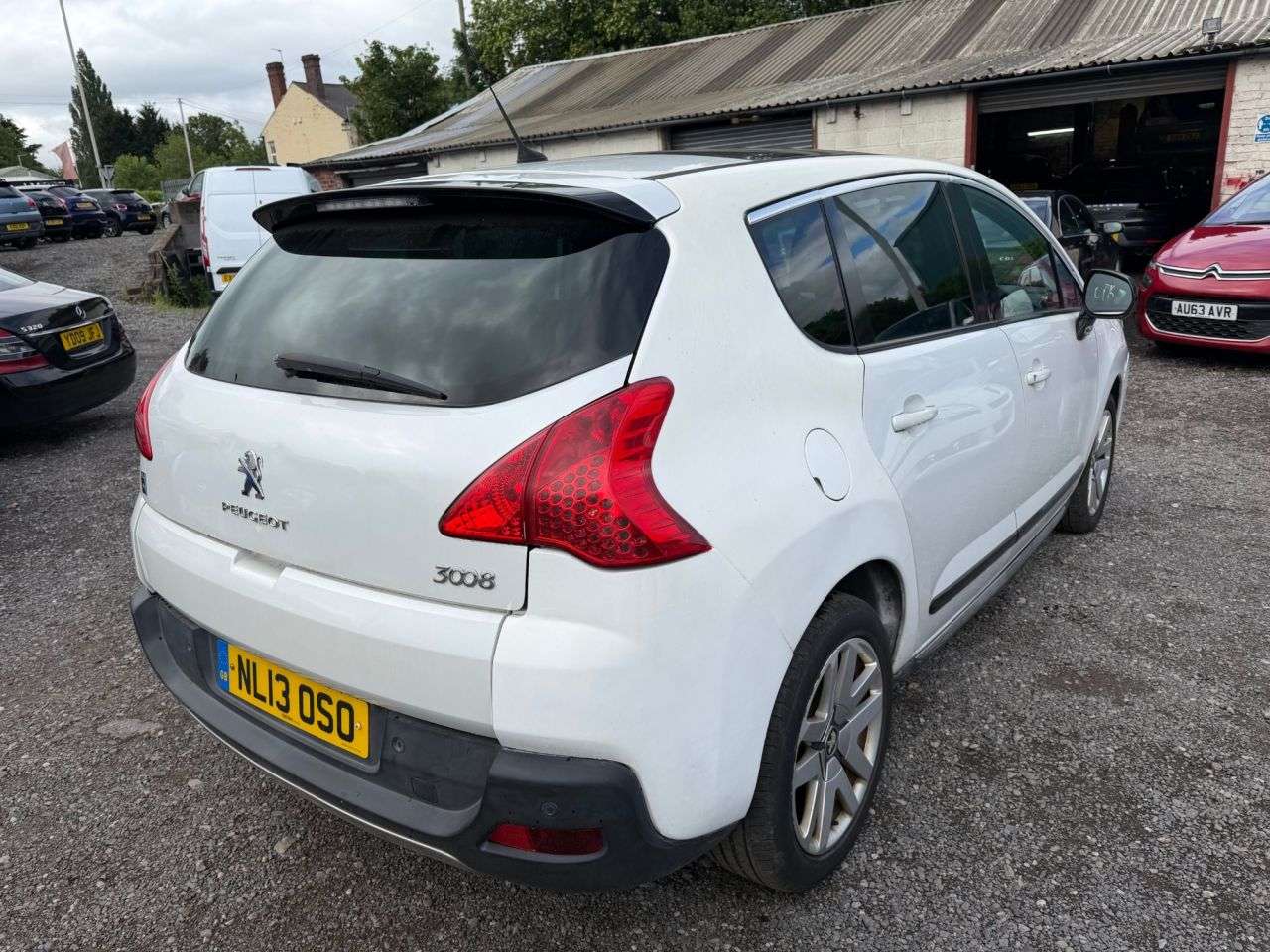 2013 PEUGEOT 3008 2013 PEUGEOT 3008