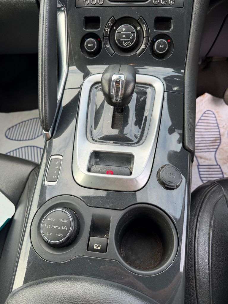 2013 PEUGEOT 3008 2013 PEUGEOT 3008