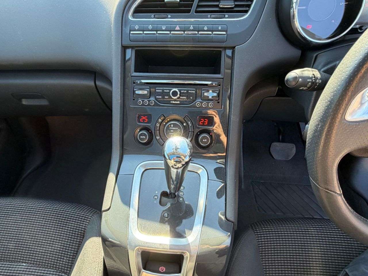 2014 PEUGEOT 5008 2014 PEUGEOT 5008