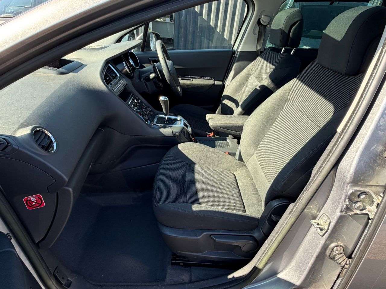 2014 PEUGEOT 5008 2014 PEUGEOT 5008