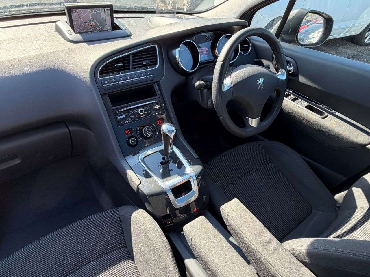 2014 PEUGEOT 5008 2014 PEUGEOT 5008
