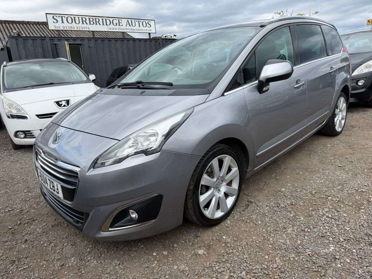 A 2014 PEUGEOT 5008 1.6 e-HDi Allure MPV 5dr Diesel EGC Euro 5 (s/s) (115 ps) ** 3 Month Warran A 2014 PEUGEOT 5008 1.6 e-HDi Allure MPV 5dr Diesel EGC Euro 5 (s/s) (115 ps) ** 3 Month Warran