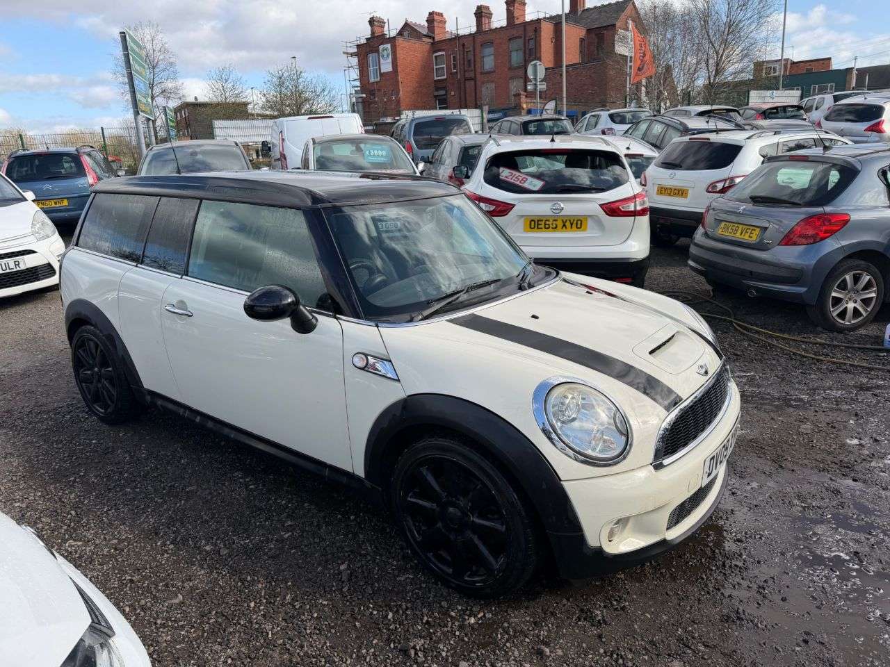 A 2009 MINI CLUBMAN 1.6 Cooper S Estate 5dr Petrol Manual Euro 4 (175 ps) A 2009 MINI CLUBMAN 1.6 Cooper S Estate 5dr Petrol Manual Euro 4 (175 ps)