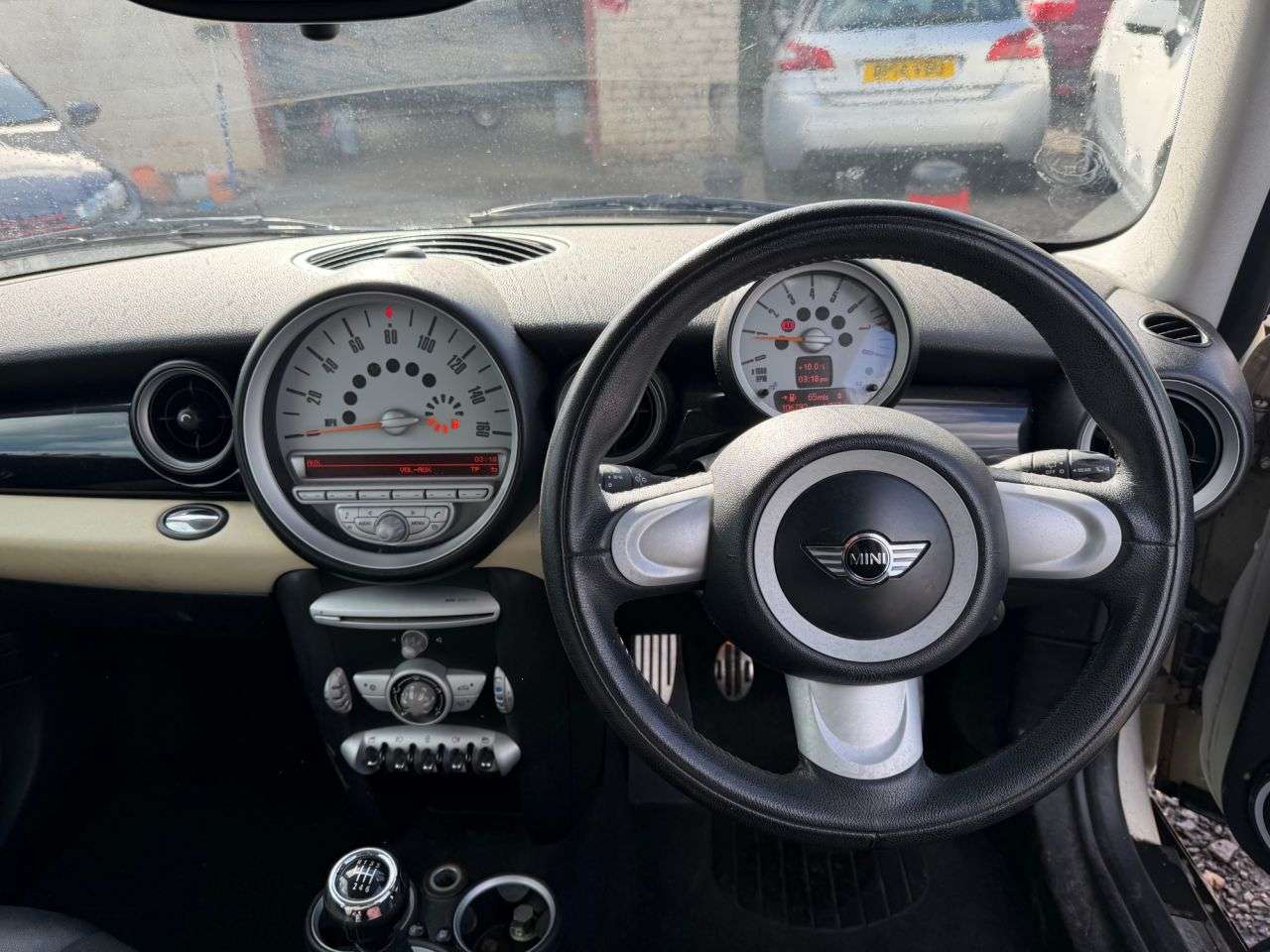 A 2009 MINI CLUBMAN 1.6 Cooper S Estate 5dr Petrol Manual Euro 4 (175 ps) A 2009 MINI CLUBMAN 1.6 Cooper S Estate 5dr Petrol Manual Euro 4 (175 ps)