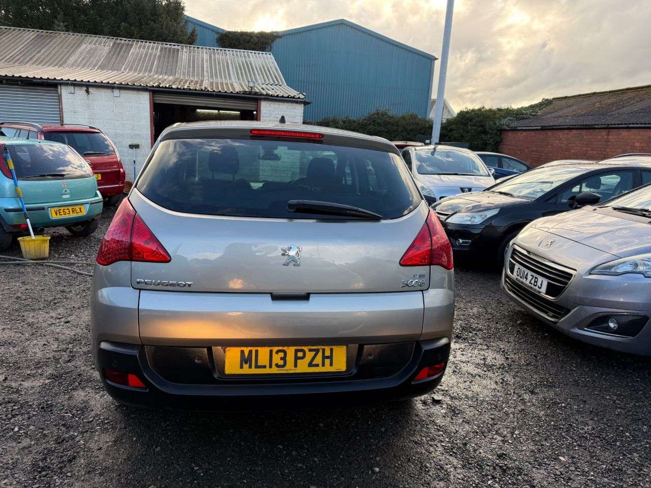 2013 PEUGEOT 3008 2013 PEUGEOT 3008