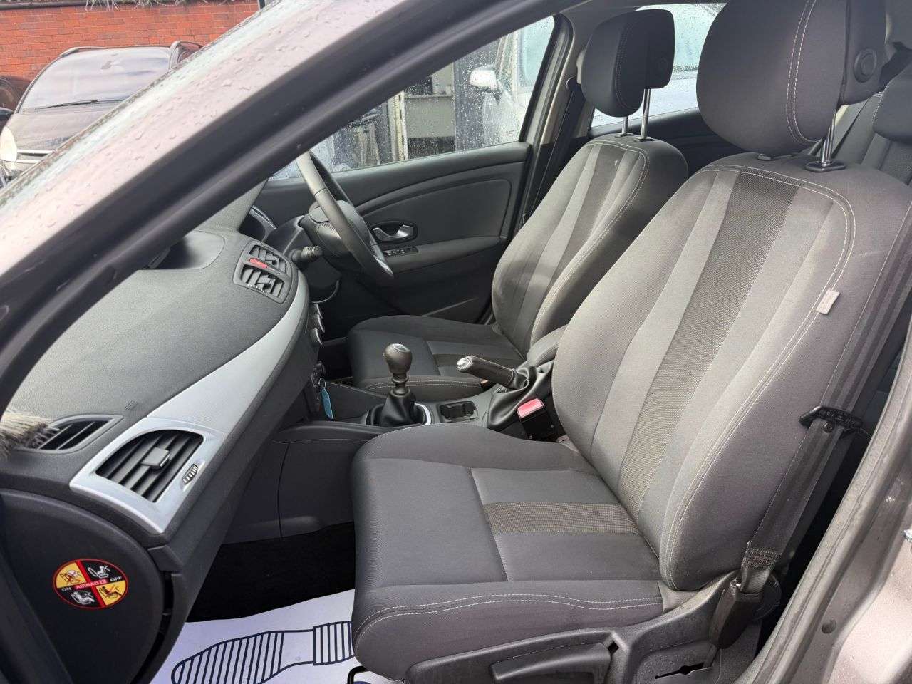 2010 RENAULT MEGANE 2010 RENAULT MEGANE