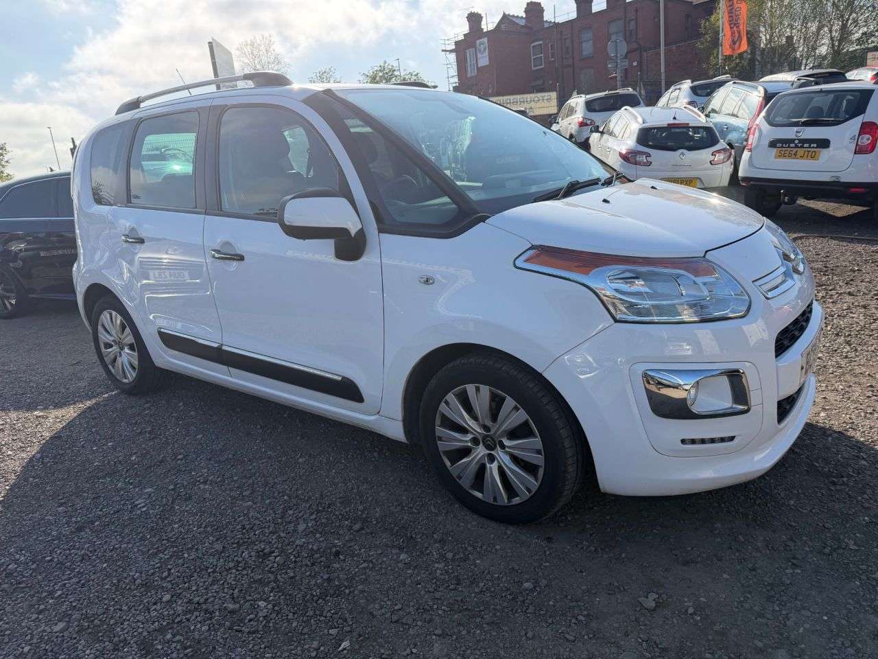 A 2015 CITROEN C3 PICASSO 1.6 BlueHDi Exclusive MPV 5dr Diesel Manual Euro 6 (100 ps) ** 3 Month Warr A 2015 CITROEN C3 PICASSO 1.6 BlueHDi Exclusive MPV 5dr Diesel Manual Euro 6 (100 ps) ** 3 Month Warr