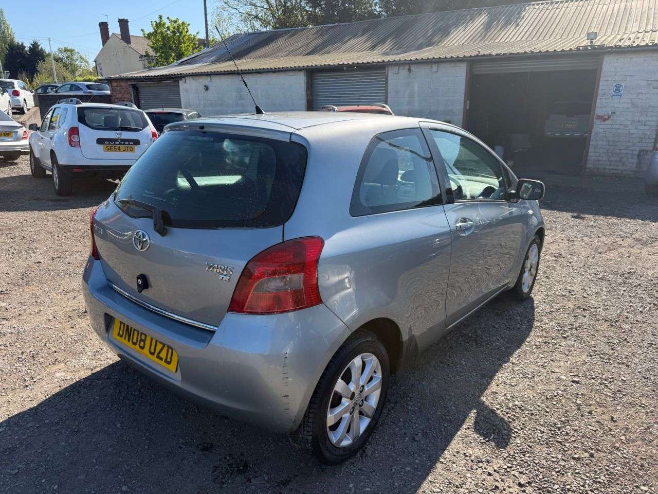 A 2008 TOYOTA YARIS 1.3 VVT-i TR Hatchback 3dr Petrol Manual (141 g/km, 85 bhp) A 2008 TOYOTA YARIS 1.3 VVT-i TR Hatchback 3dr Petrol Manual (141 g/km, 85 bhp)