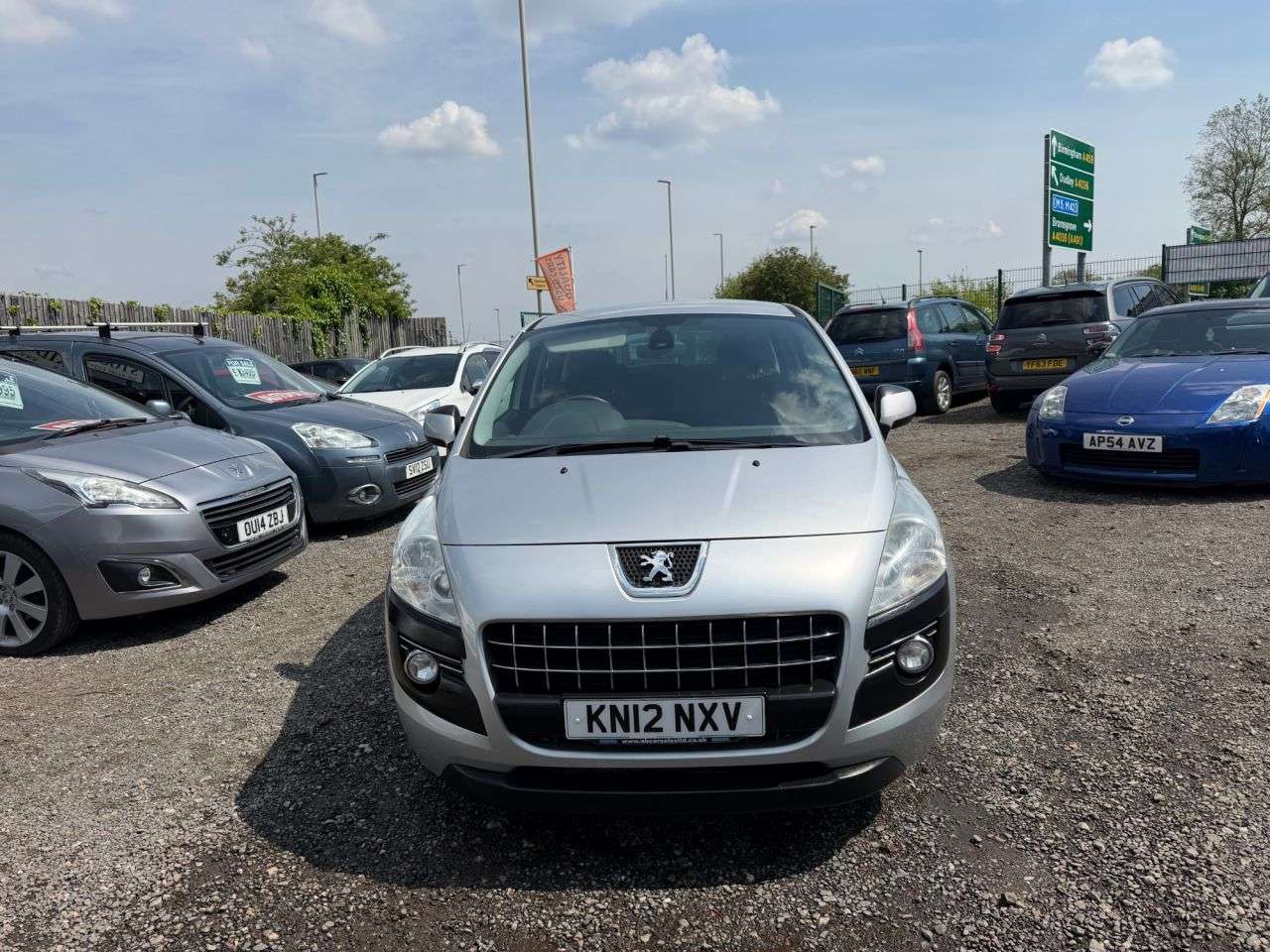 A 2012 PEUGEOT 3008 1.6 e-HDi Active SUV 5dr Diesel EGC Euro 5 (s/s) (112 ps) ** 3 Month Warran A 2012 PEUGEOT 3008 1.6 e-HDi Active SUV 5dr Diesel EGC Euro 5 (s/s) (112 ps) ** 3 Month Warran
