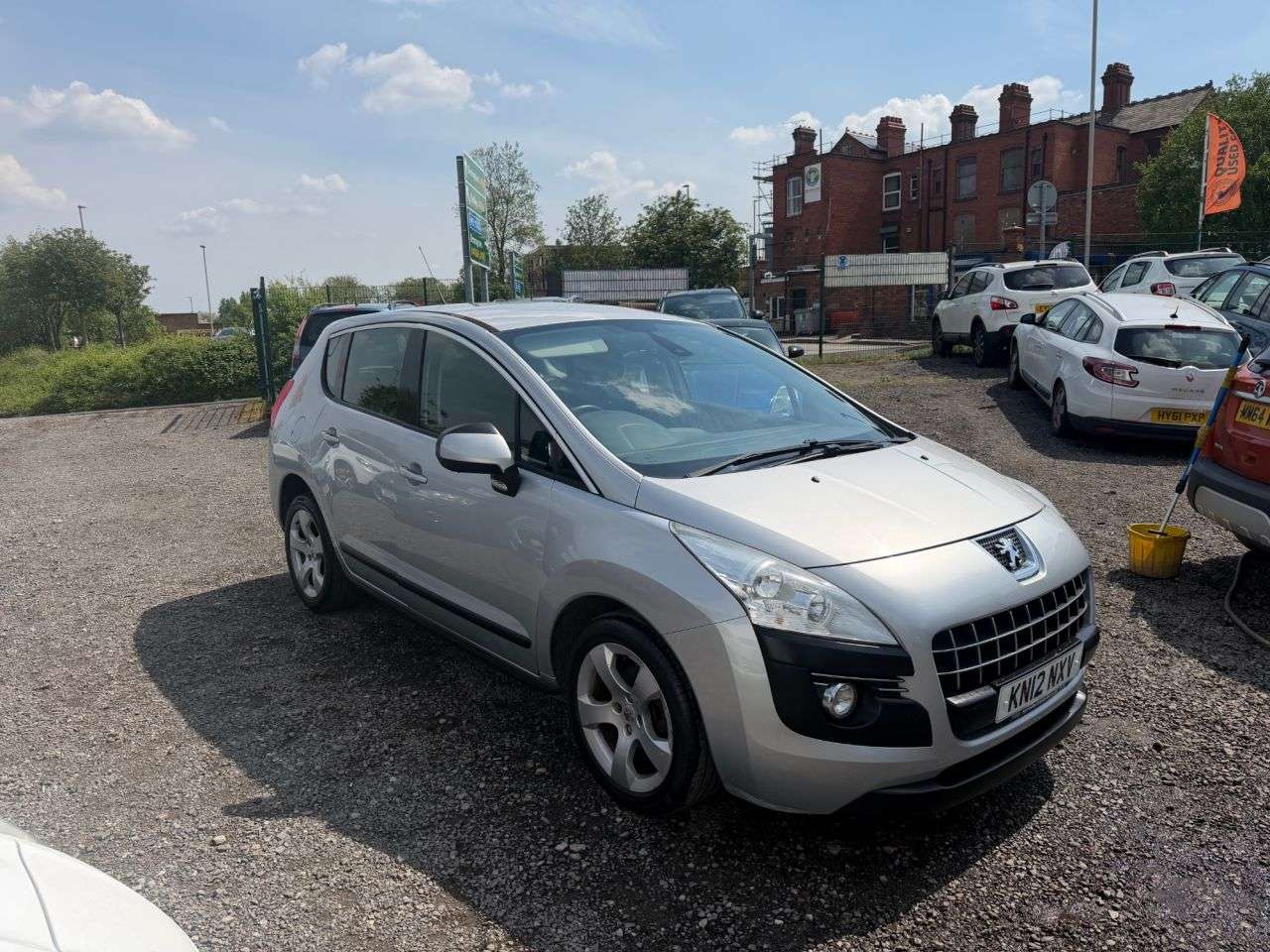 A 2012 PEUGEOT 3008 1.6 e-HDi Active SUV 5dr Diesel EGC Euro 5 (s/s) (112 ps) ** 3 Month Warran A 2012 PEUGEOT 3008 1.6 e-HDi Active SUV 5dr Diesel EGC Euro 5 (s/s) (112 ps) ** 3 Month Warran