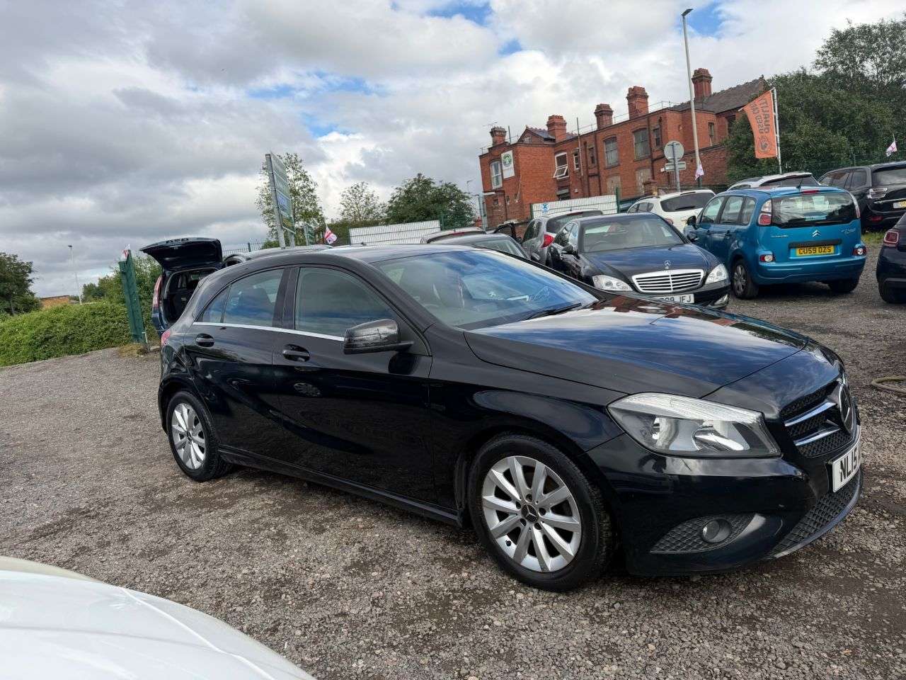 A 2015 MERCEDES-BENZ A-CLASS 1.5 A180 CDI ECO SE Hatchback 5dr Diesel Manual Euro 5 (s/s) (109 ps) ** 3 A 2015 MERCEDES-BENZ A-CLASS 1.5 A180 CDI ECO SE Hatchback 5dr Diesel Manual Euro 5 (s/s) (109 ps) ** 3