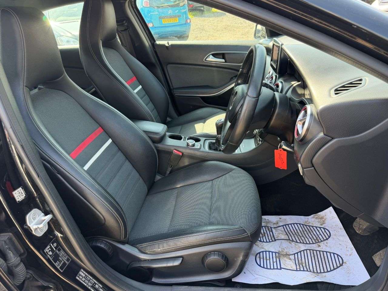 A 2015 MERCEDES-BENZ A-CLASS 1.5 A180 CDI ECO SE Hatchback 5dr Diesel Manual Euro 5 (s/s) (109 ps) ** 3 A 2015 MERCEDES-BENZ A-CLASS 1.5 A180 CDI ECO SE Hatchback 5dr Diesel Manual Euro 5 (s/s) (109 ps) ** 3