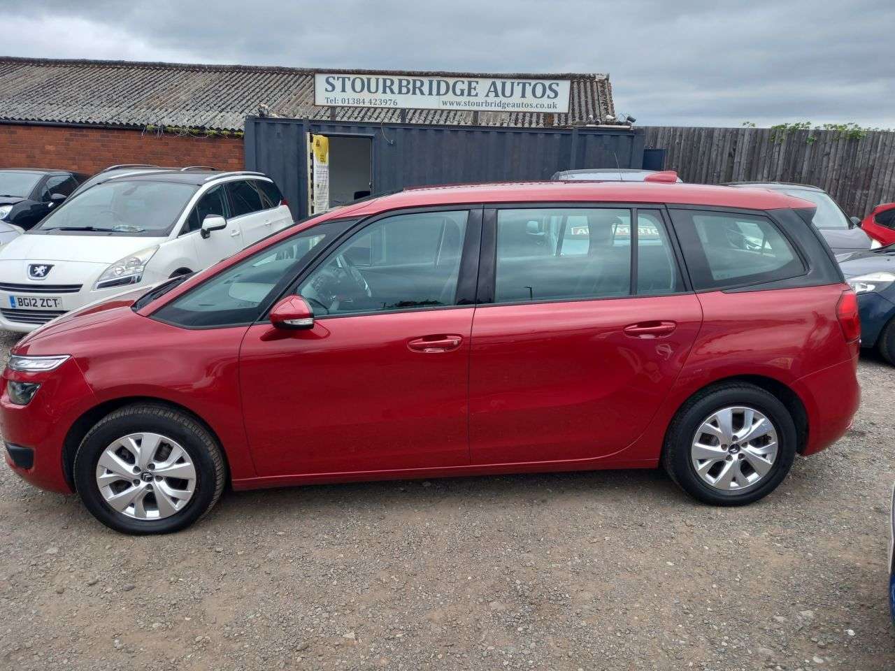 A 2016 CITROEN GRAND C4 PICASSO 1.6 BlueHDi VTR+ MPV 5dr Diesel Manual Euro 6 (s/s) (100 ps) 3 month warran A 2016 CITROEN GRAND C4 PICASSO 1.6 BlueHDi VTR+ MPV 5dr Diesel Manual Euro 6 (s/s) (100 ps) 3 month warran