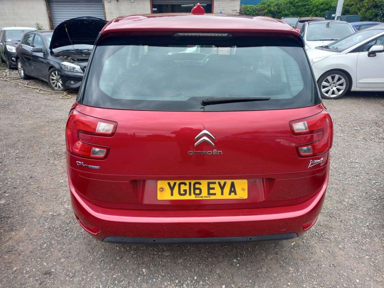 A 2016 CITROEN GRAND C4 PICASSO 1.6 BlueHDi VTR+ MPV 5dr Diesel Manual Euro 6 (s/s) (100 ps) 3 month warran A 2016 CITROEN GRAND C4 PICASSO 1.6 BlueHDi VTR+ MPV 5dr Diesel Manual Euro 6 (s/s) (100 ps) 3 month warran