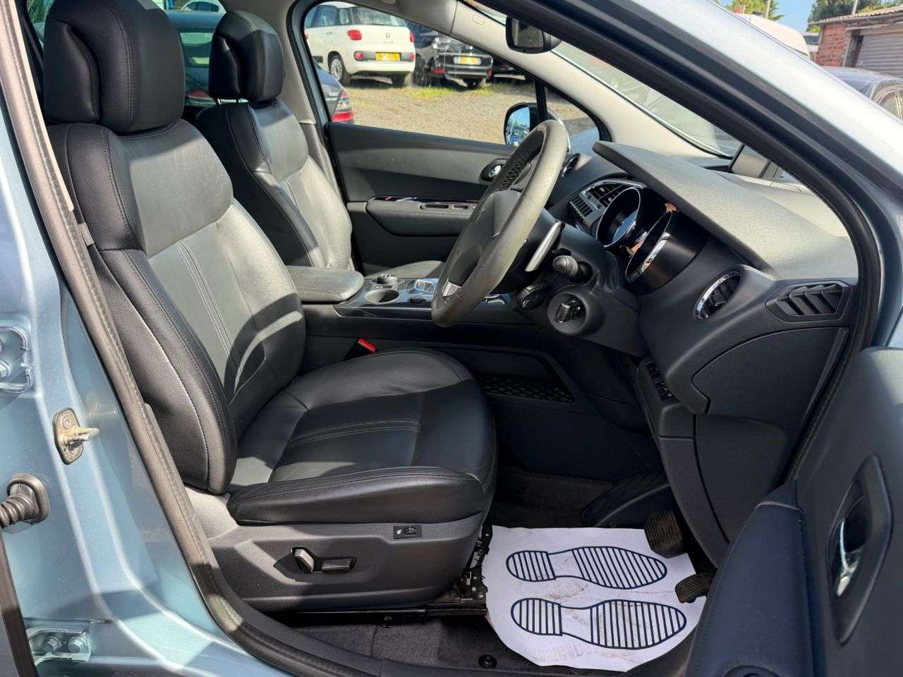 2011 PEUGEOT 3008 2011 PEUGEOT 3008