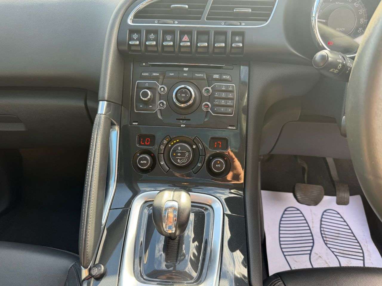 2011 PEUGEOT 3008 2011 PEUGEOT 3008