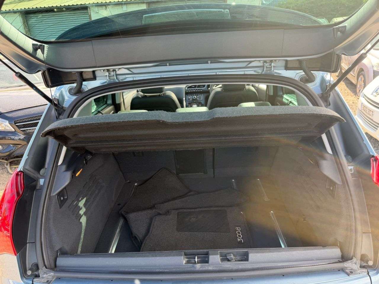 2011 PEUGEOT 3008 2011 PEUGEOT 3008