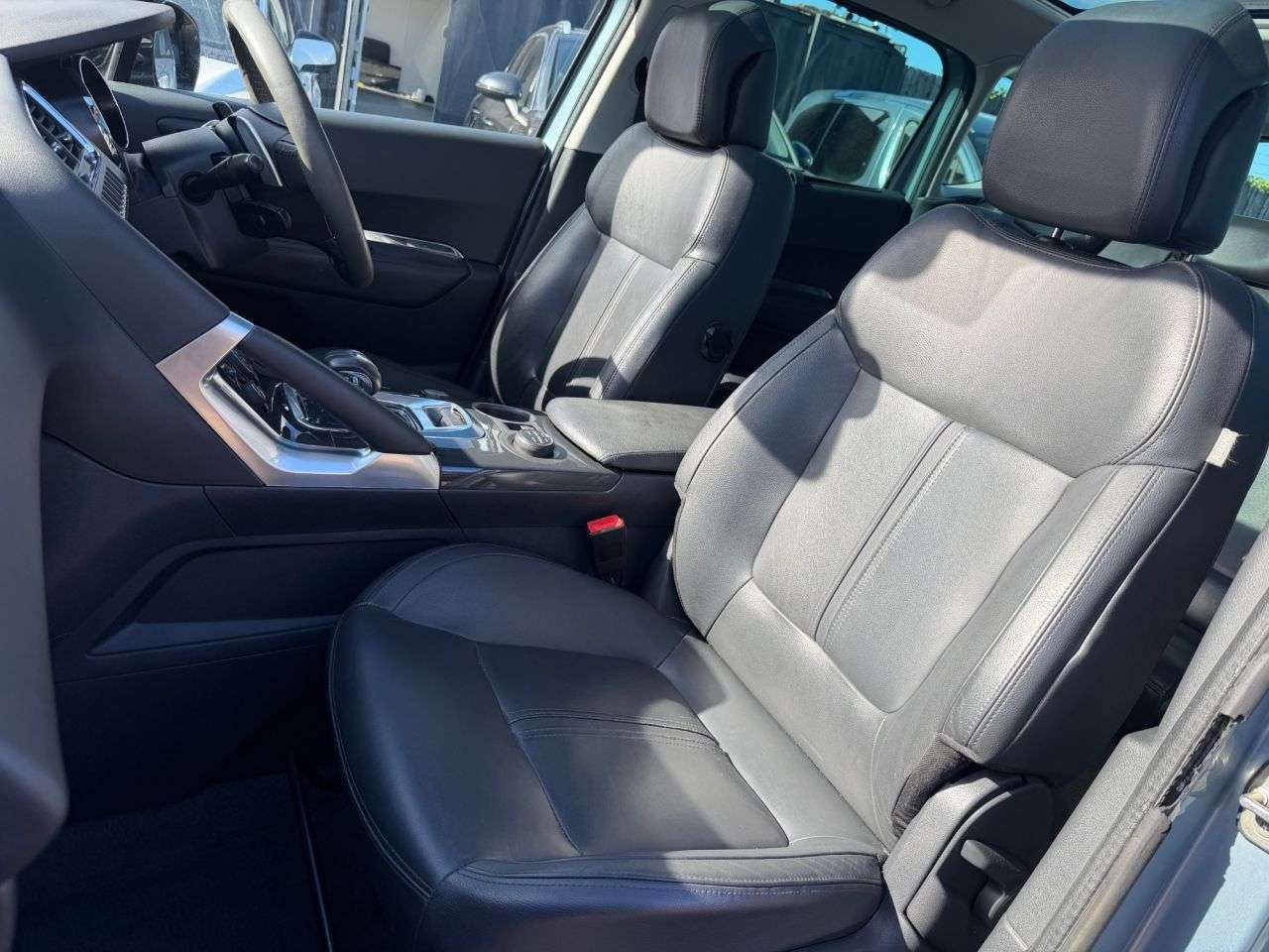 2011 PEUGEOT 3008 2011 PEUGEOT 3008