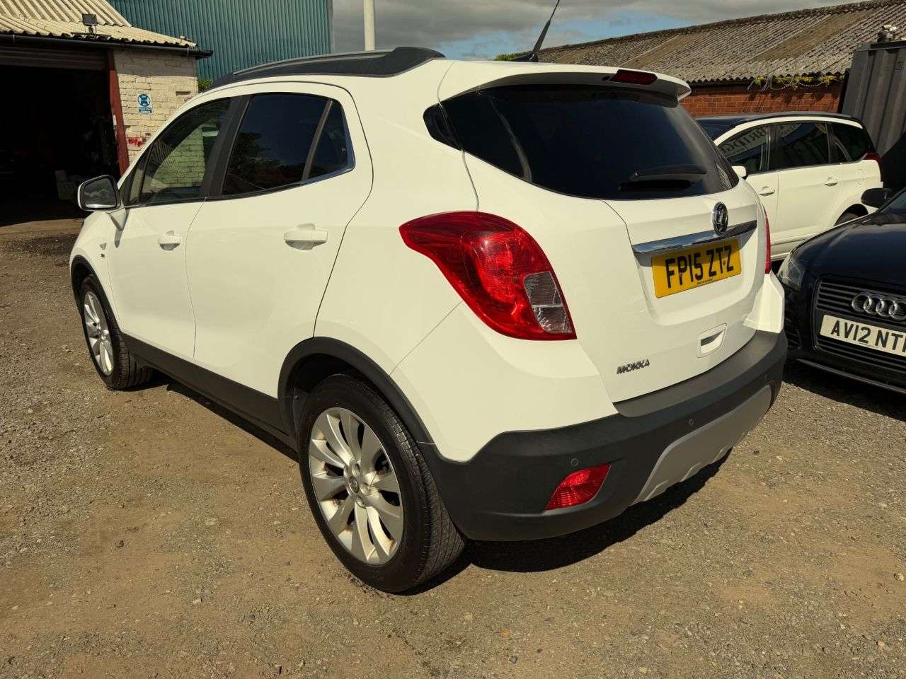 A 2015 VAUXHALL MOKKA 1.6i SE SUV 5dr Petrol Manual 2WD Euro 6 (s/s) (115 ps) ** 3 Month Warranty A 2015 VAUXHALL MOKKA 1.6i SE SUV 5dr Petrol Manual 2WD Euro 6 (s/s) (115 ps) ** 3 Month Warranty