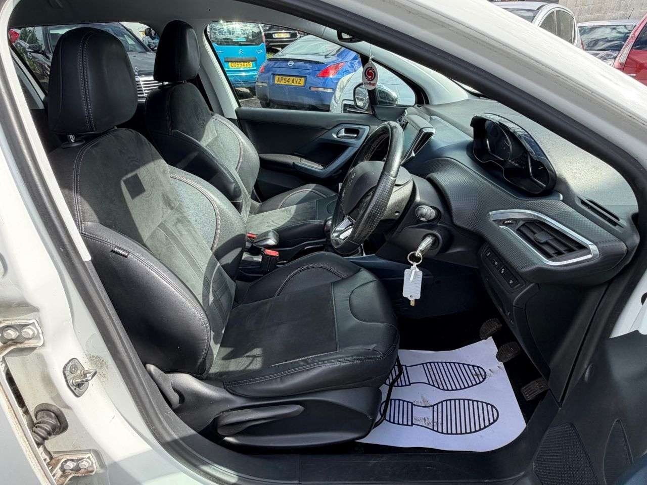 2014 PEUGEOT 2008 2014 PEUGEOT 2008